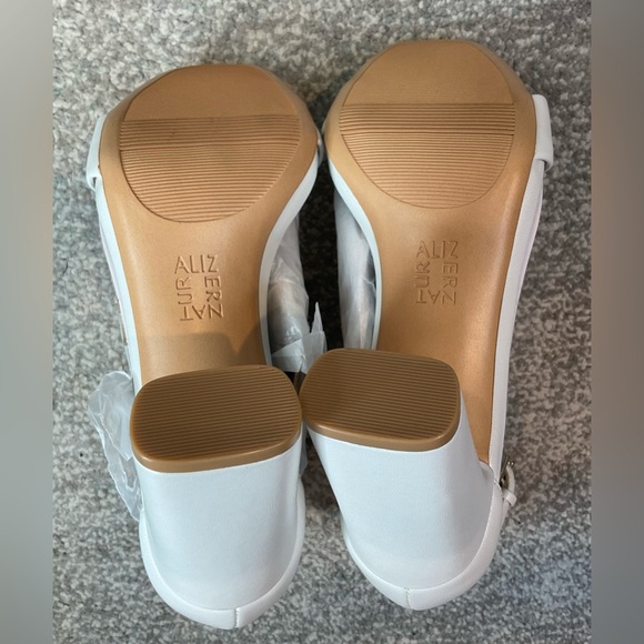 Naturalizer Joy White Leather Block Heel Sandal - Size 7 (NIB) - Picture 13 of 16